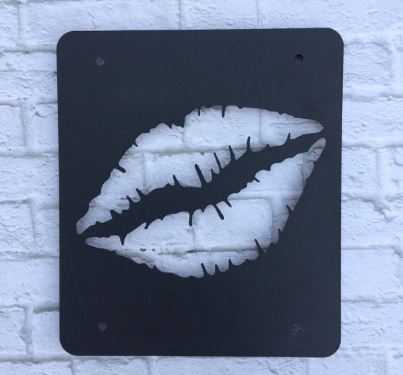 Big Kiss Lip Print Tire Delete
